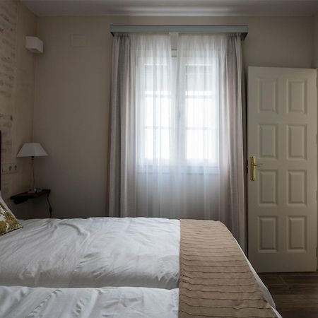 Santa Maria Apartments Sevilla Oda fotoğraf